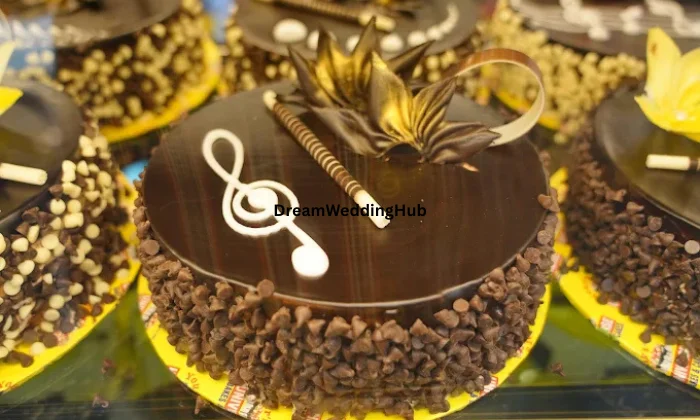 Yours Universe Bakes  Cakes